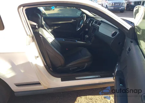 2012 Ford Mustang V6 Premium z USA, uszkodzony, nr VIN 1ZVBP8AM6C5270875